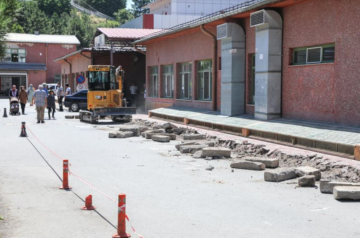 Devlet Hastanesinin Çevresi YenileniyorBüyük Sivas Haber Sivas