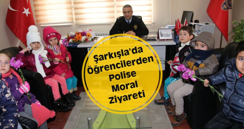 Şarkışla’da Öğrencilerden Polise Moral Ziyareti