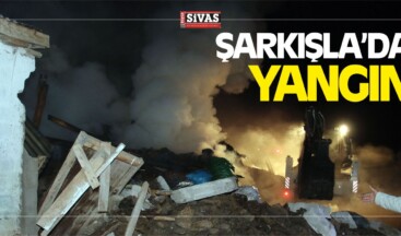 Şarkışla’da Çıkan Yangında Samanlık ve Kömürlük Yandı