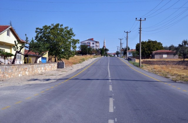 Belediye Kış Mevsiminde Zorluk Çıkaran Yolları Bakımdan Geçirildi