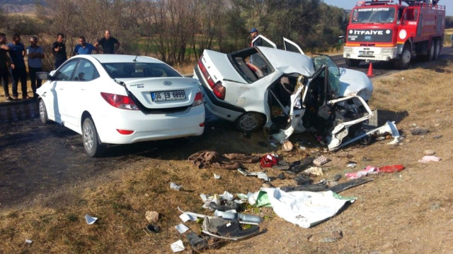 Yozgat’ta Otomobiller Çarpıştı: 1 Ölü, 7 Yaralı