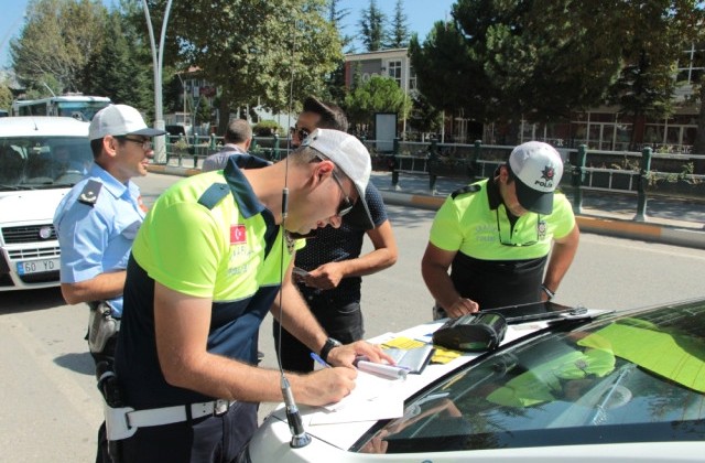 Şehir İçi Trafikte Emniyet Kemeri Takmayanlara Ceza Yağdı