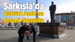 Şarkışla’da Atatürk Anıtı’na Çelenk Sunuldu