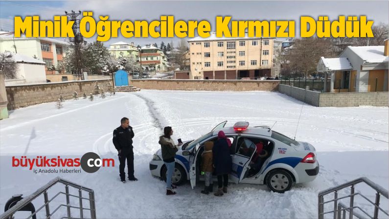 Kırmızı Düdük Dağıtıldı
