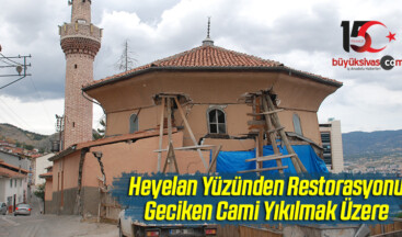 Heyelan Yüzünden Restorasyonu Geciken Cami Yıkılmak Üzere