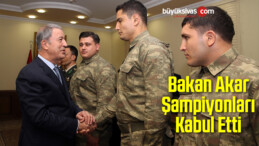 Hulusi Akar Madalya Kazanan Güreşçileri Kabul Etti