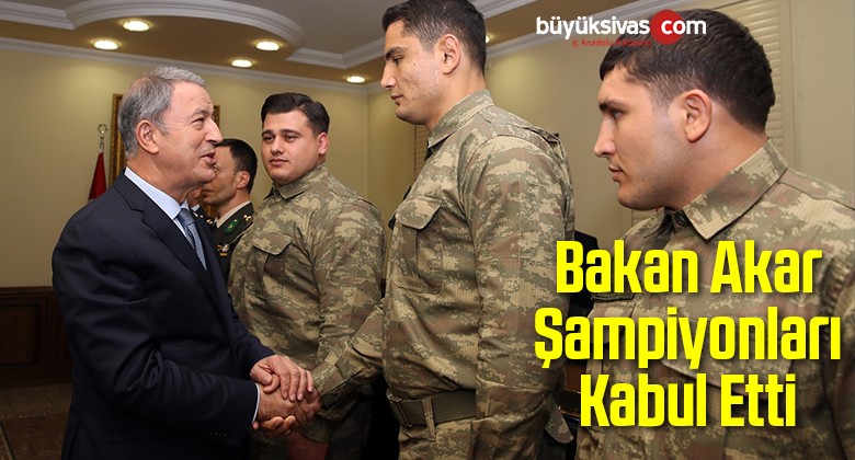 Hulusi Akar Madalya Kazanan Güreşçileri Kabul Etti