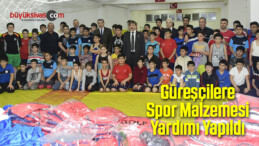 Güreşçilere Spor Malzemesi Yardımı Yapıldı