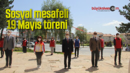 Sosyal mesafeli 19 Mayıs töreni