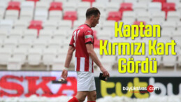 Sivasspor’un Kaptanı Hakan Arslan Kırmızı Kart Gördü