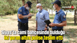 Cami bahçesinde bulduğu iki yarım altını polise teslim etti