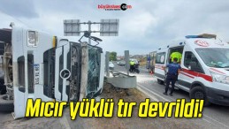 Mıcır yüklü tır devrildi!