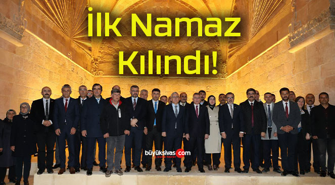 İlk Namaz Kılındı!