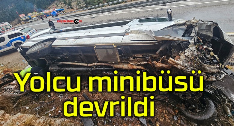 Yolcu minibüsü devrildi