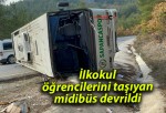 İlkokul öğrencilerini taşıyan midibüs devrildi